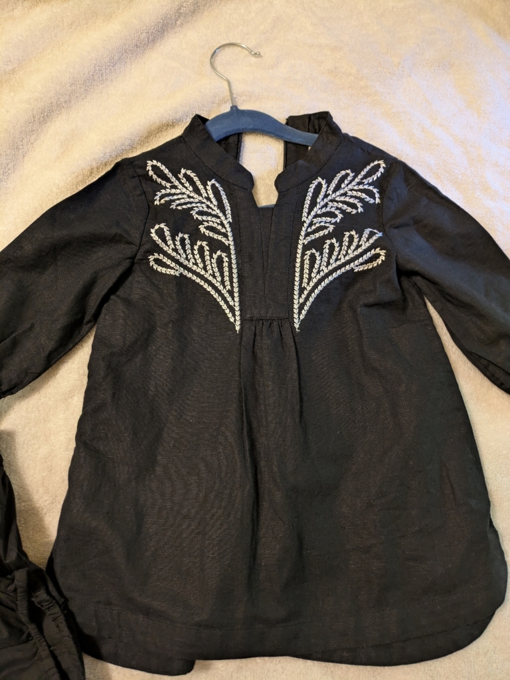Banana Republic Baby Black Top with White Logo Tag